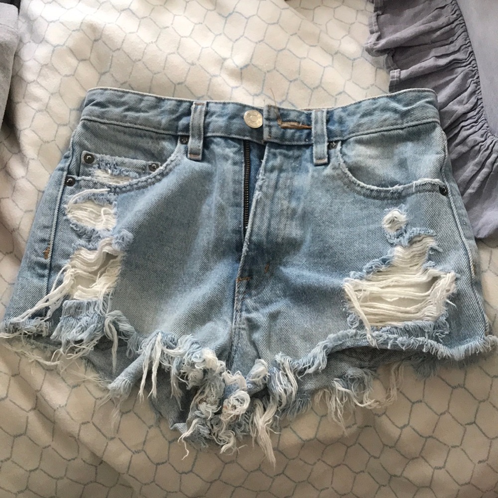 BDG jean shorts size 25